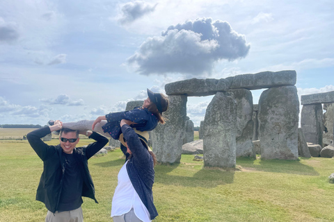 Private Tour to Stonehenge, Bath and The Cotswolds