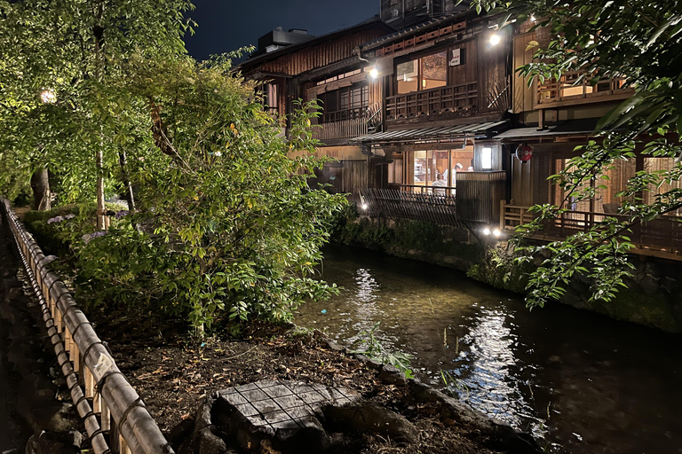 Kioto: Tour di Gion, recorrido guiado a pie&#039; pari