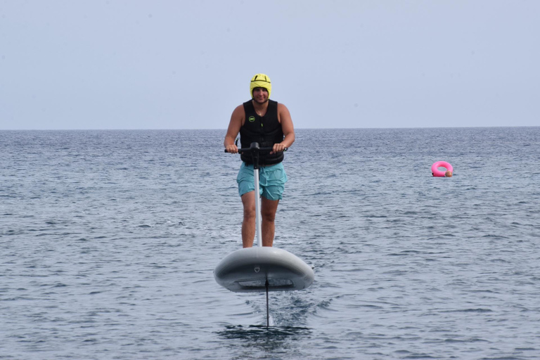 Scooters eléctricos Santorini E-Foil: surfea las olasScooters E-Foil en Santorini: surca las olas