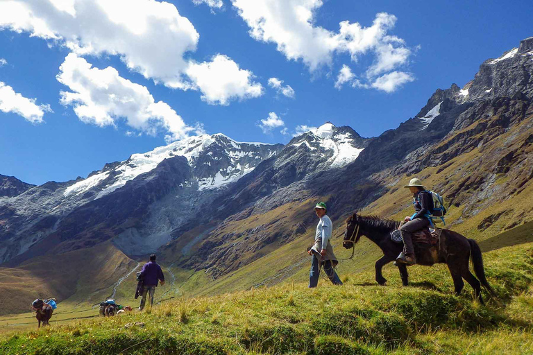 Cuzco: Escursione alla Laguna di Humantay con colazione e pranzoEscursione alla Laguna di Humantay con prima colazione e pranzo