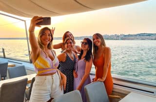 Lissabon: Tejo-Fluss-Sonnenuntergangs-Kreuzfahrt mit Begrüßungsgetränk