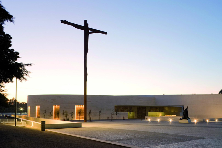 From Lisbon: Tomar and Fátima Day Trip with Guide