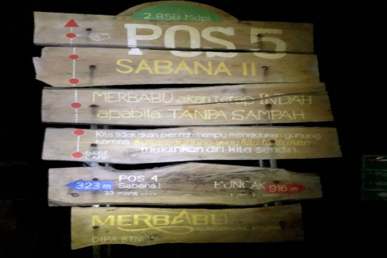 Circuit de 2 jours à Borobudur avec camping et randonnée à MerbabuCircuit de 2 jours à Borobudur avec camping et randonnée au Merbabu