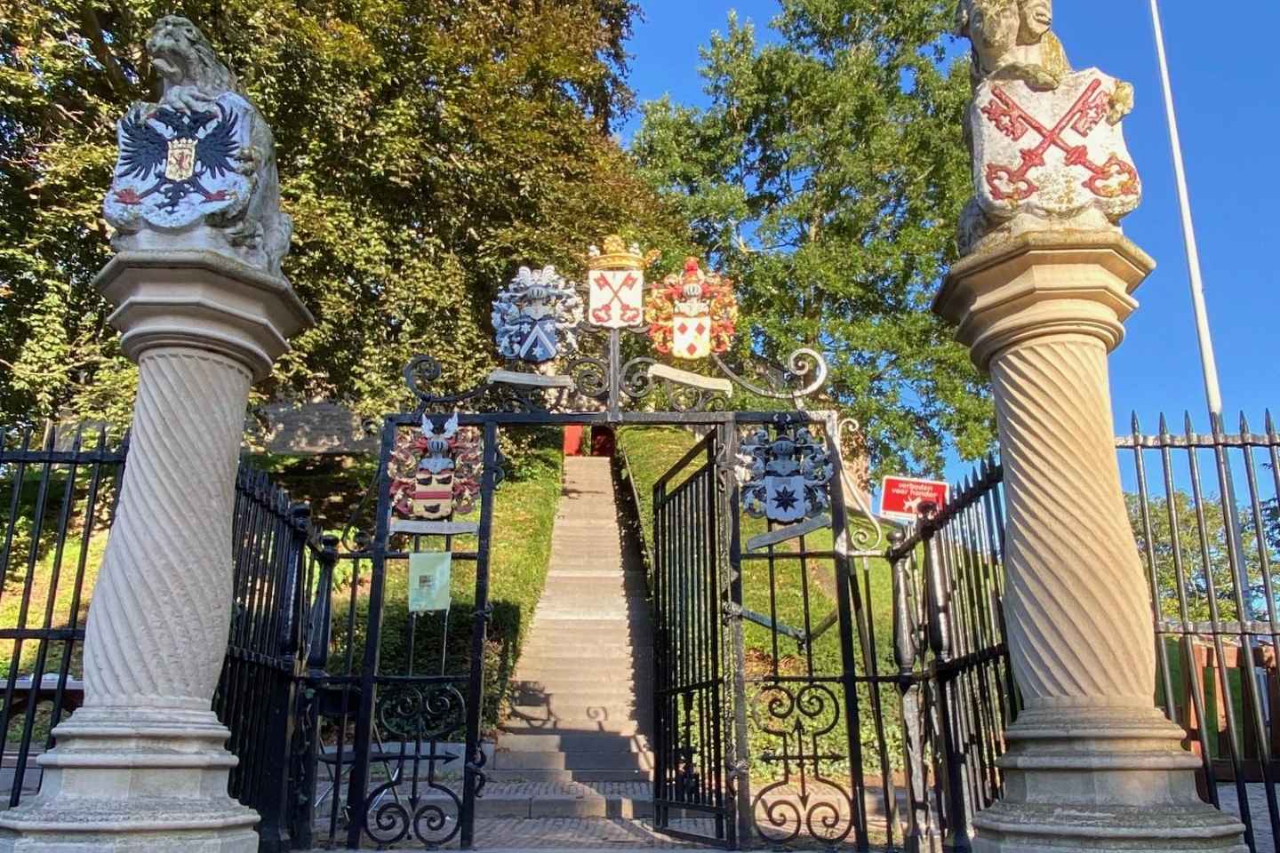 Leiden: Historical and Fun City Tour in German, English, or Dutch