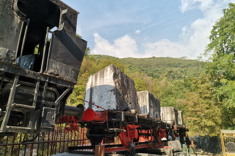 Carrara Marble-Day-Tour - diversão, música e degustação de alimentosCARRARA-Marble &amp; Music - Traslado de La Spezia incluído