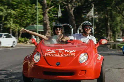 Uluniu Ave: Waikiki Scoot Coupe Noleggio Ala Moana e Kaka'ako