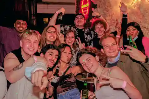 Гонконг: 3-часовой поход по пабам Lan Kwai Fong