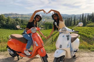 Ab Florenz: Vespa-Tour in der Toskana mit Mittagessen & Weinprobe