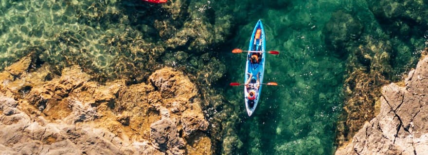 Pula : excursion en kayak sur trois îles avec photo dans une grotte et plongée avec tuba