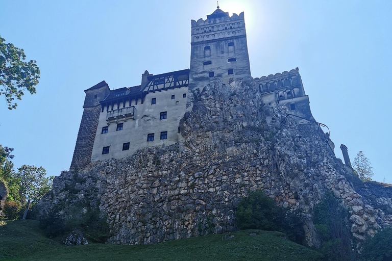 Bucharest: Dracula's Castle, Brasov & Peles Castle Day Trip