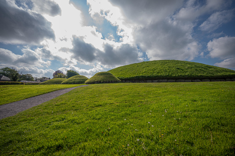 من دبلن: رحلة ليوم واحد إلى نيوجرانج ووادي بويندبلن: رحلة ليوم واحد إلى نيوغرانغ ووادي بوين