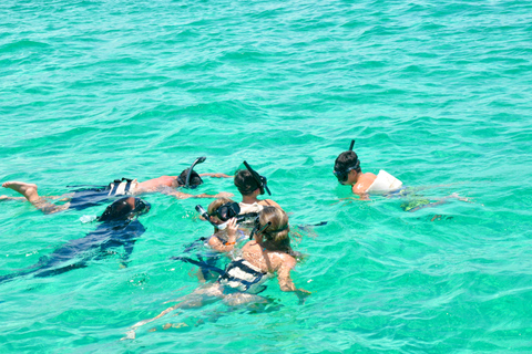 PuntaCana: Private Luxury Family BoatCruise with snorkelling