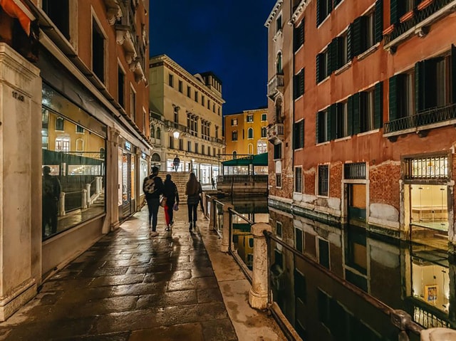 Haunted Venetian Nights: Explore the Ghostly Secrets