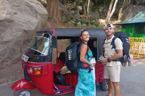 Kandy: Sigiriya, Pidurangala, and Spice Garden Day Trip