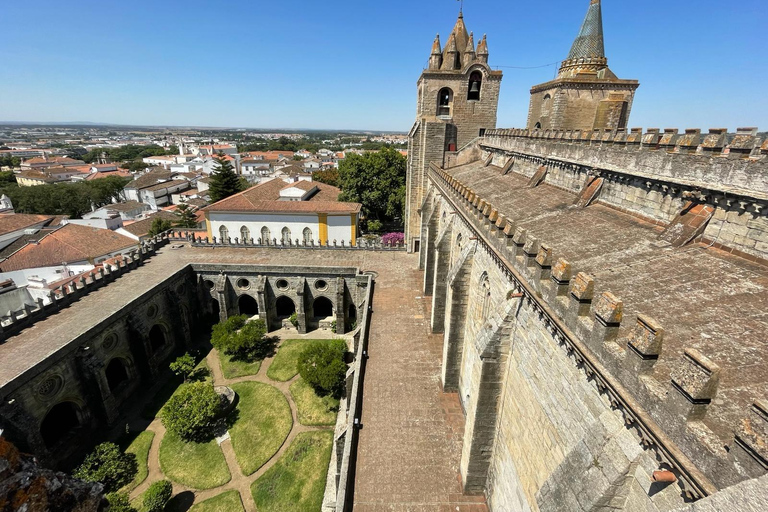 Évora, chapelle des os, temple romainDepuis Lisbonne : Évora - visite d&#039;une jounée