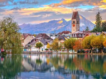 Excursion privée d'une journée d'Interlaken à Thoune, Spiez et le lac