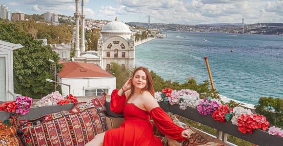 Istanbul: Fototour & Fotograf für fliegende Kleider