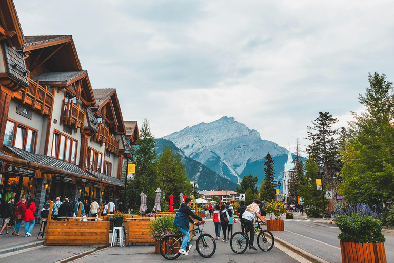 Tour dei 5 laghi più belli di Banff con la città di Banff e Surprise CornerTour dei 5 laghi più belli di Banff con visita alla città di Banff e al Surprise Corner