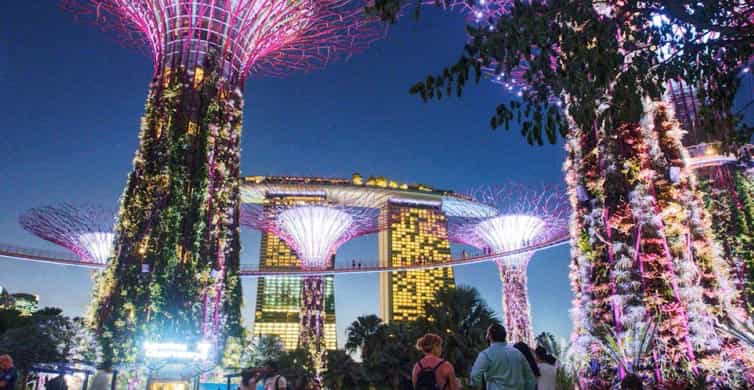 Singapore: Private Walking Tour with a Local photo 9