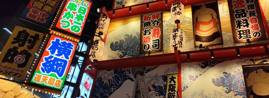 Tour gastronomico dello street food di Osaka a Shinsekai: 15 assaggi e 4 bevande