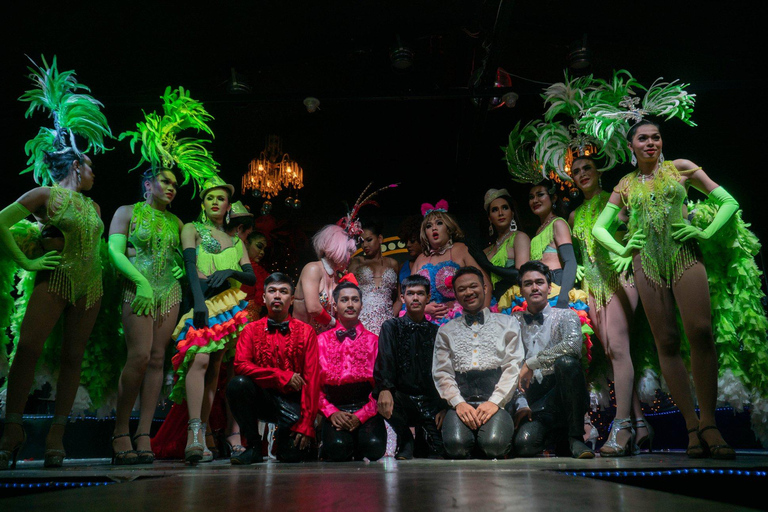 Khaolak: visita guiada com petiscos e show de cabaréKhaolak: Tour guiado com petiscos e show de cabaré