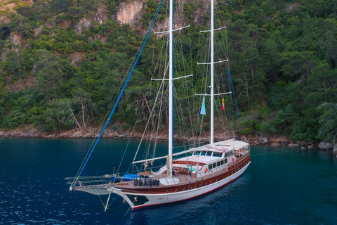 Bodrum to Marmaris: 3-Night Premium Gulet Cruise with A/C