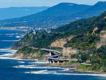 Sydney: Sea Cliff Bridge, Kiama Blowhole and Farmlands Tour