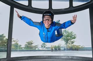Singapur: Sentosa AltitudeX – Skydiving & Albatross-Schnellboot