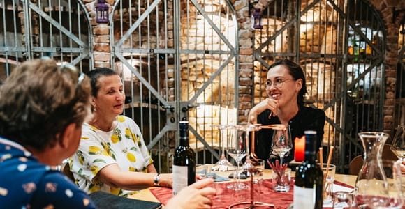 Vienna: Hidden Wine Cellars Tasting Experience