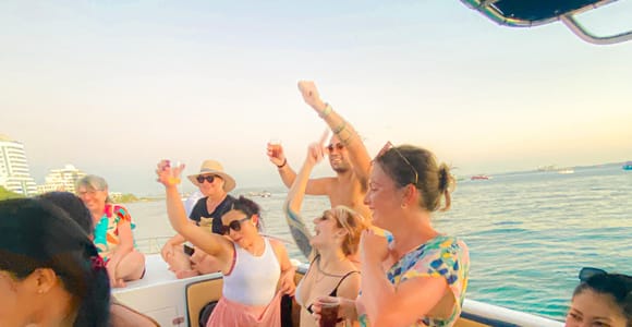 Cartagena: Speed Boat Party on the Bay with open bar