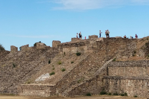 Från Oaxaca: Monte Albán En resa till zapotekernas vagga