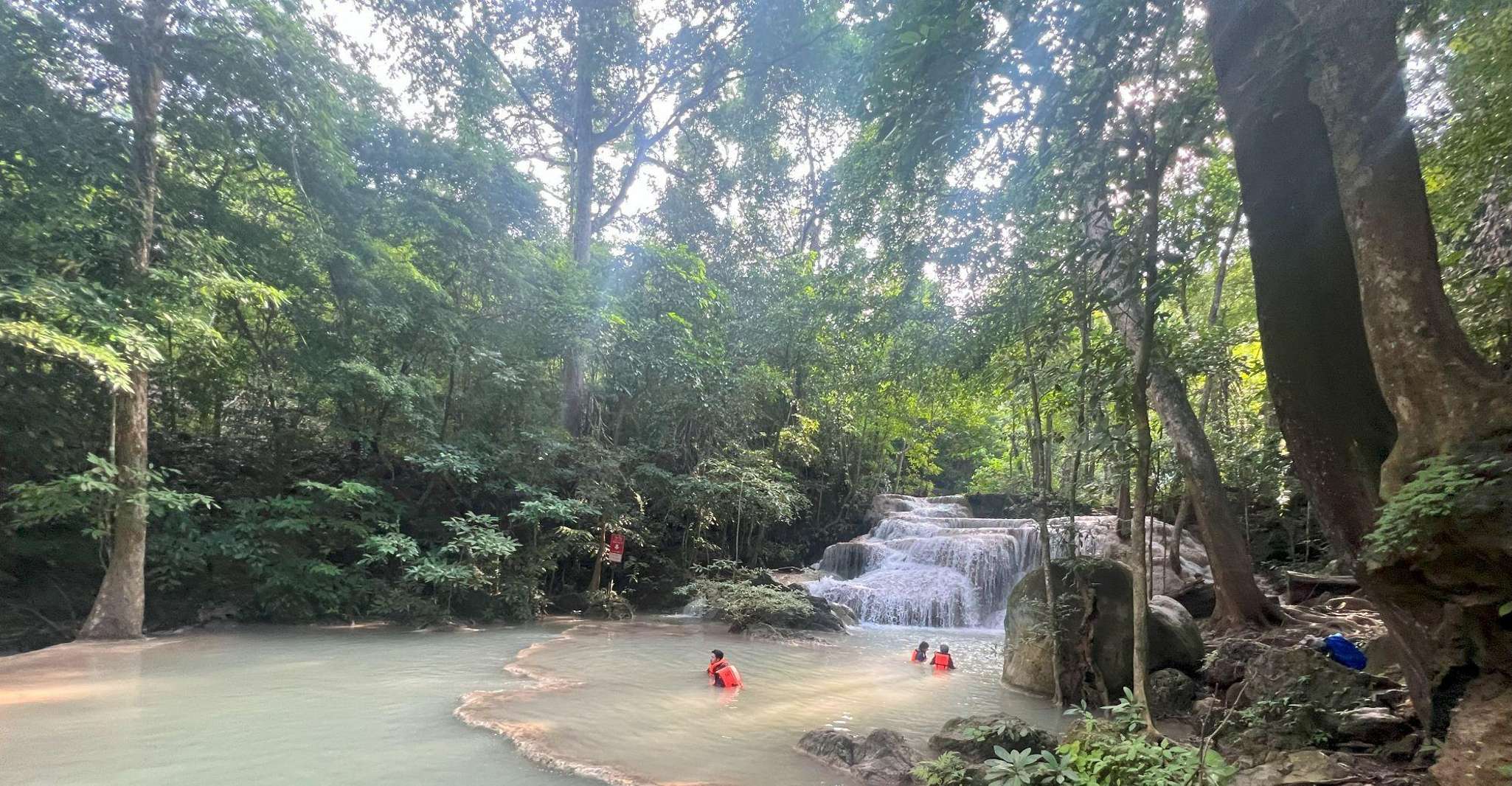 Cascata di Erawan, fiume Kwai & Death Railway Ride - Hizvo