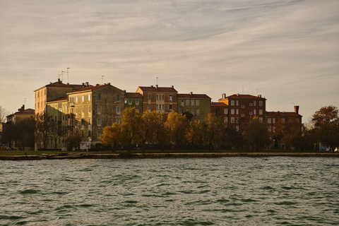 Venice: Exclusive Grand Canal and Secret Canals Boat Tour