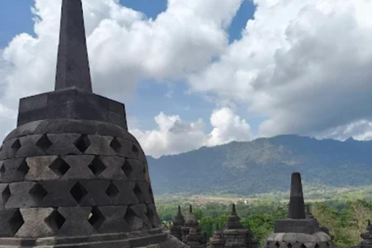 Borobudur tample, Cycling & Elo River Rafting Tour