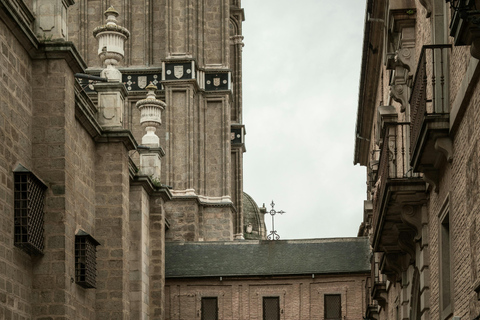 Discover Toledo, the City of Three Cultures, with a guided tour for adults and kids Discover Toledo, the city of 3 cultures, with a guided tour for adults and children