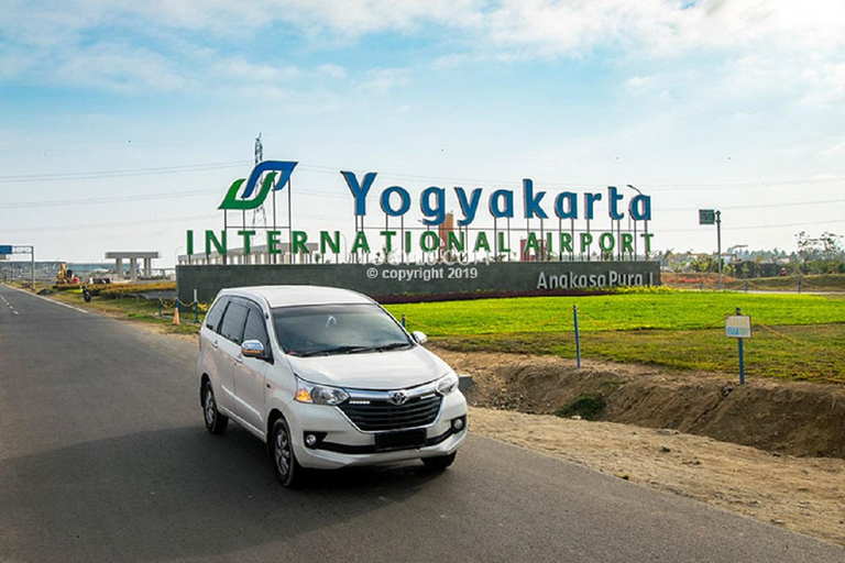 Transfert de l&#039;aéroport ou de la gare de Yogyakarta à l&#039;hôtelTransfert de la gare de Tugu à l&#039;hôtel