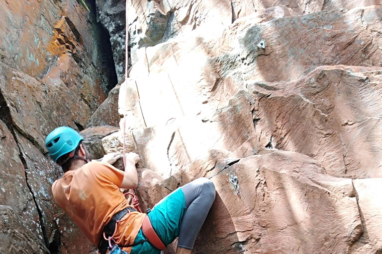 Escalada en roca, Dapa es un lugar genial cerca de CaliEscalada en roca en lugar fresco cerca de Cali