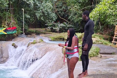 Montego Bay : Combo chutes de la rivière Dunn et trou bleu