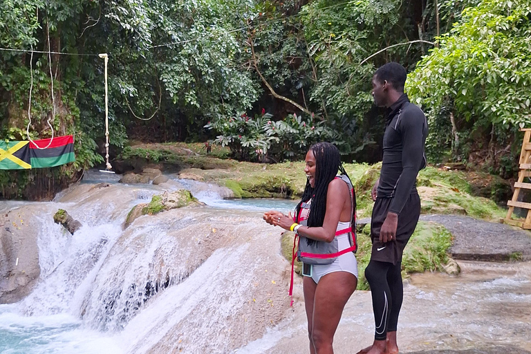 Montego Bay : Combo chutes de la rivière Dunn et trou bleu
