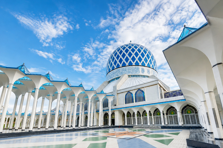 KL: Pulau Ketam Island with Blue Mosque & Thean Hou Tour