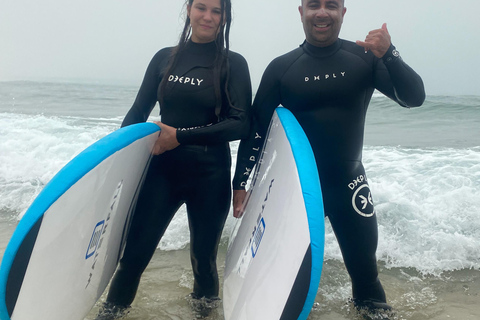Porto: Surfing w małej grupie z transportemDoświadczenie surfingowe w małej grupie z transportem w Porto