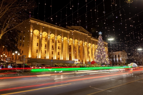 Tbilisi: Świąteczna wycieczka i Glühwein, półdniowy spacer z przewodnikiemTbilisi: Półdniowa świąteczna wycieczka z przewodnikiem i Glühwein