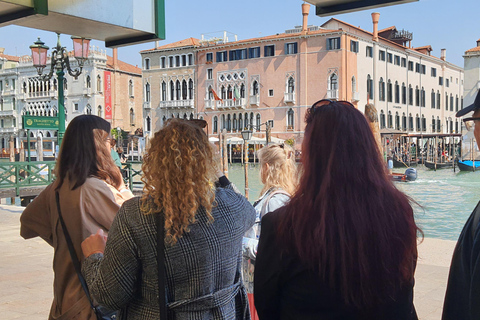 Venetië: Stadswandeling met gids langs de belangrijkste bezienswaardighedenVenetië: Hoogtepunten en schatten wandeltour