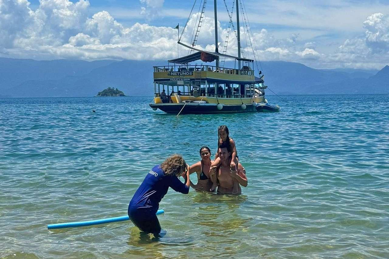 Paraty Bay: Islands & Beaches Boat Tour with Snorkeling