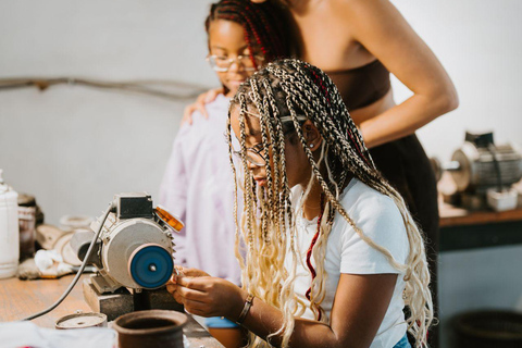 Uluwatu: Aula e workshop de prata Krisna