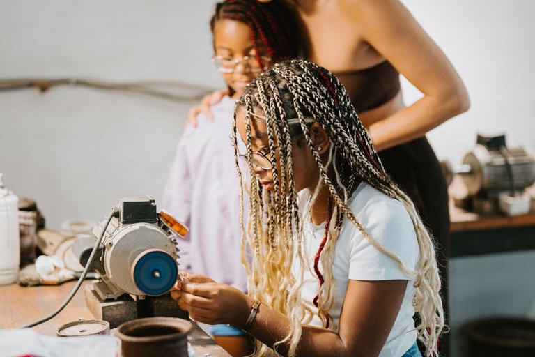 Uluwatu: Aula e workshop de prata Krisna