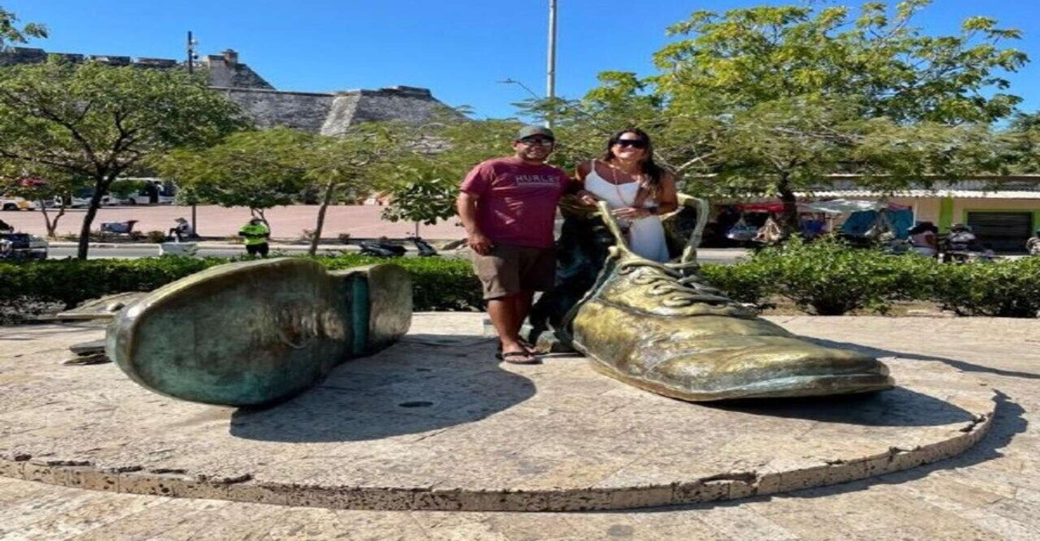 Cartagena, City Tour su un tipico autobus colombiano Chiva - Hizvo