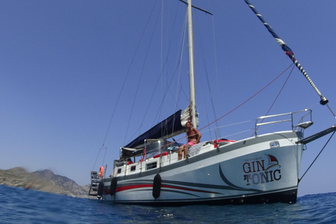 Paseo en velero por Lindos con comida y bebida