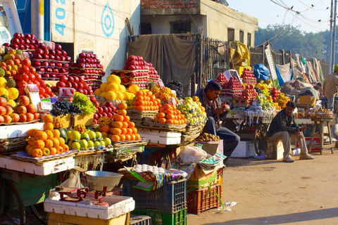 Delhi : Visite culinaire de la vieille ville de Delhi avec promenade en tuk tuk et cuisine de rueVisite privée avec voiture, chauffeur, guide privé et promenade en tuk tuk