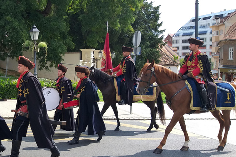 Zagabria Zagreb in Italian & English: Architecture & History